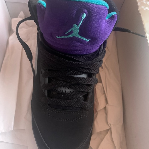 Selling Jordan 5s - Picture 4 of 4